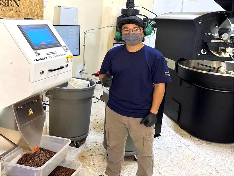 Grandes elogios de un cliente de los Emiratos Árabes Unidos por la mini clasificadora por color de granos de café